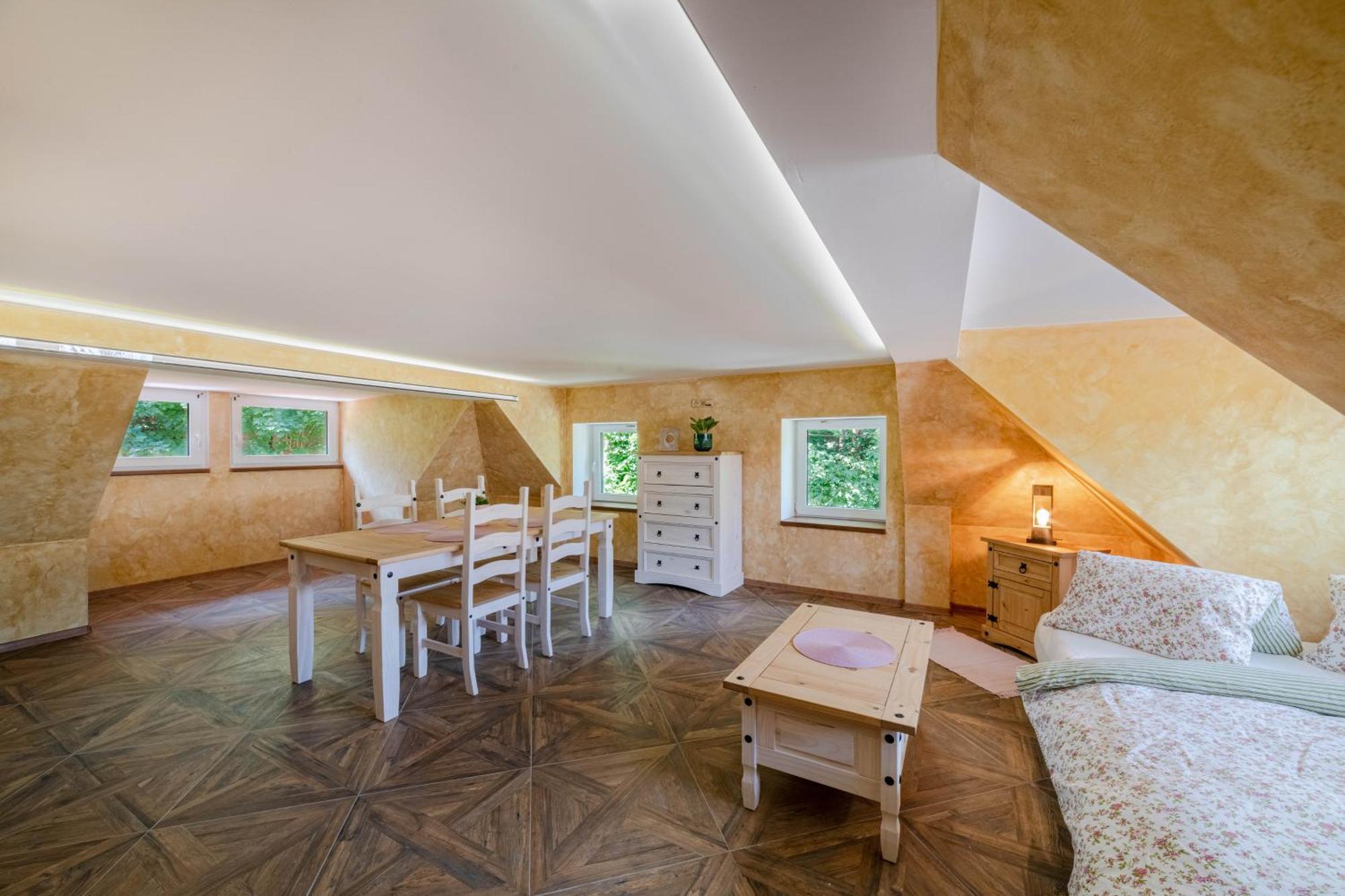 Hrad Vildstejn Hotel Skalná Buitenkant foto