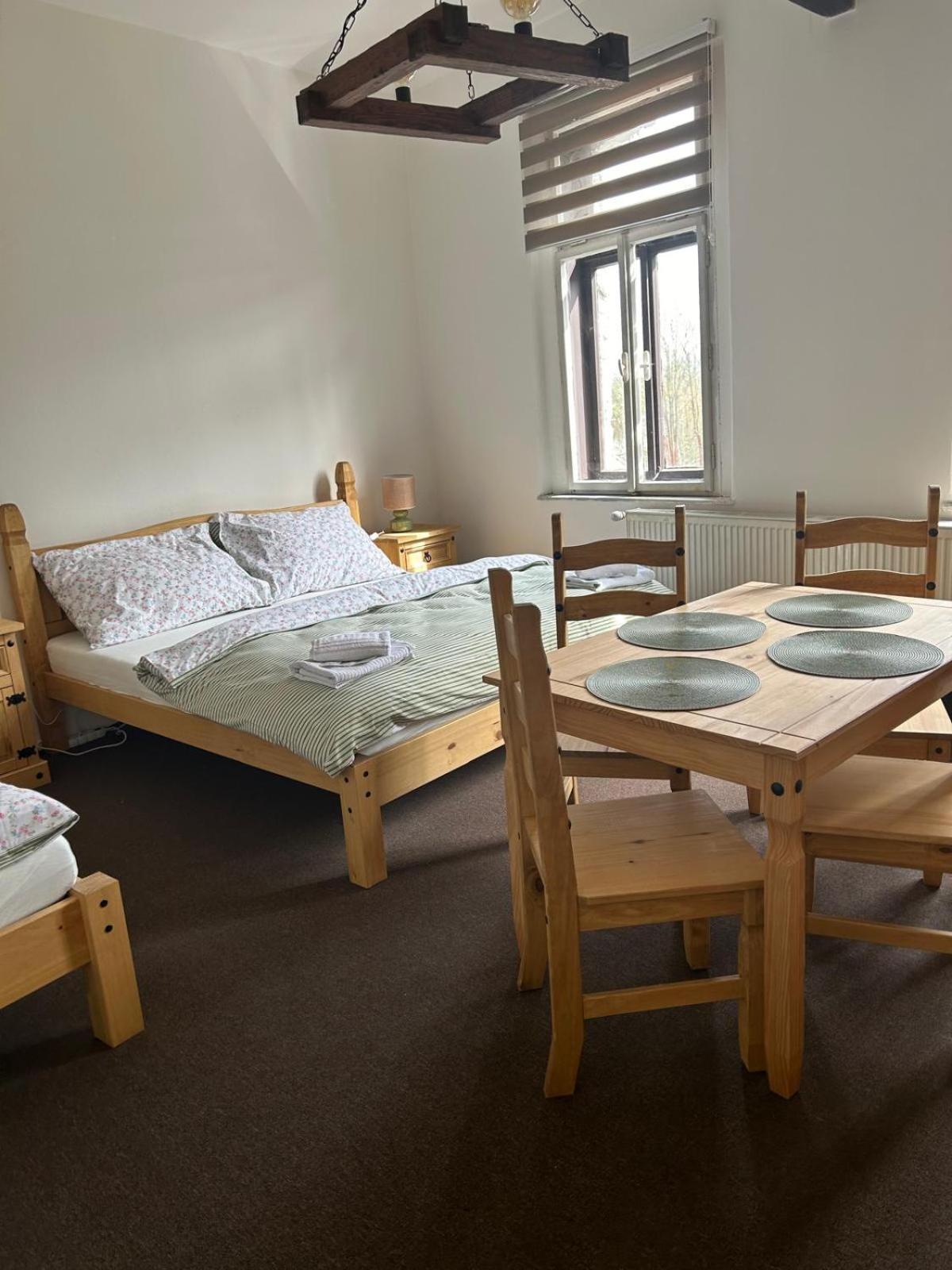 Hrad Vildstejn Hotel Skalná Buitenkant foto