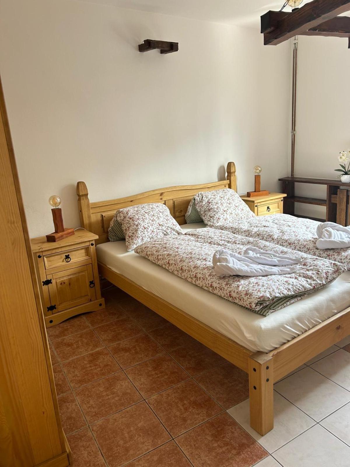 Hrad Vildstejn Hotel Skalná Buitenkant foto