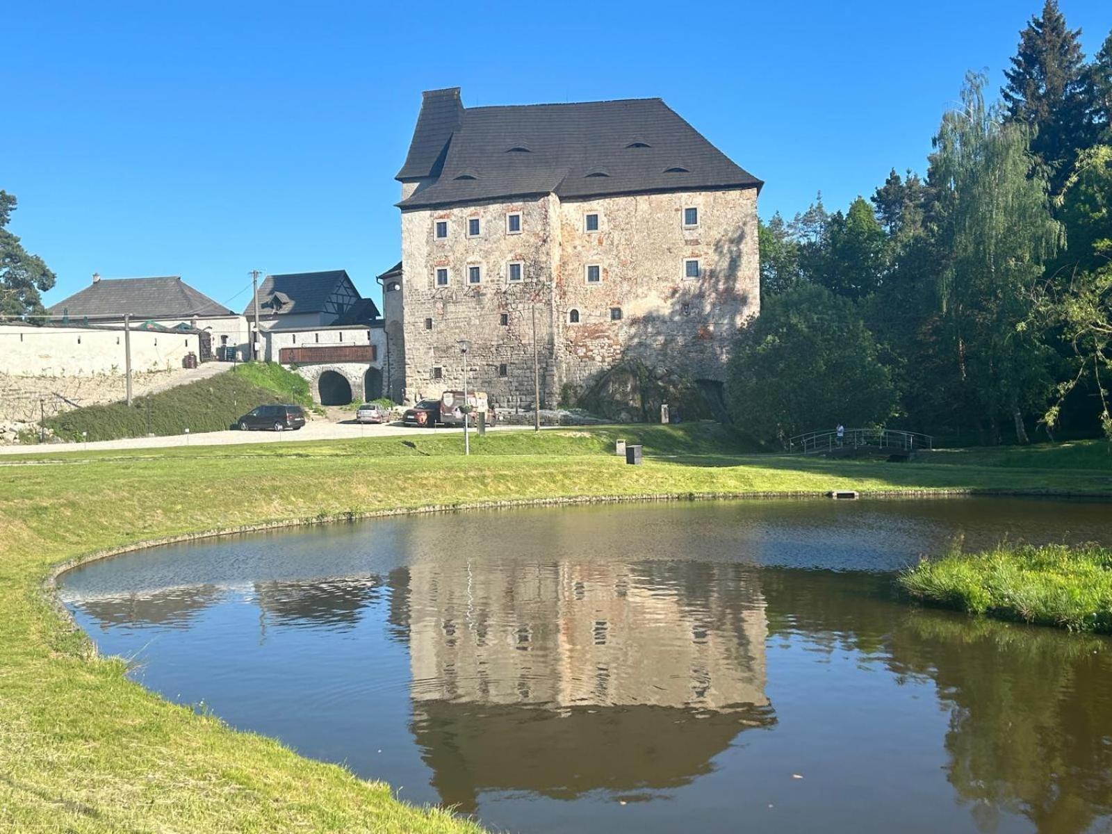 Hrad Vildstejn Hotel Skalná Buitenkant foto